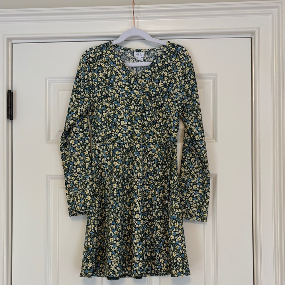 GIRLS size 10 Zara Green Fit and Flare Dress with Bishop Sleeves